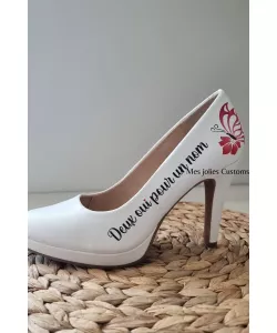 Escarpins blanc mariage personnalisés papillon rose et phrase deux oui pour un nom